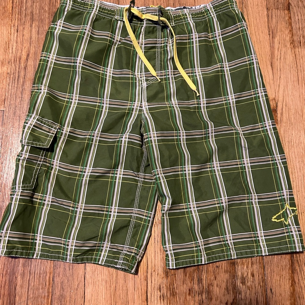 Men’s Green and yellow bathing suit with net , great condition